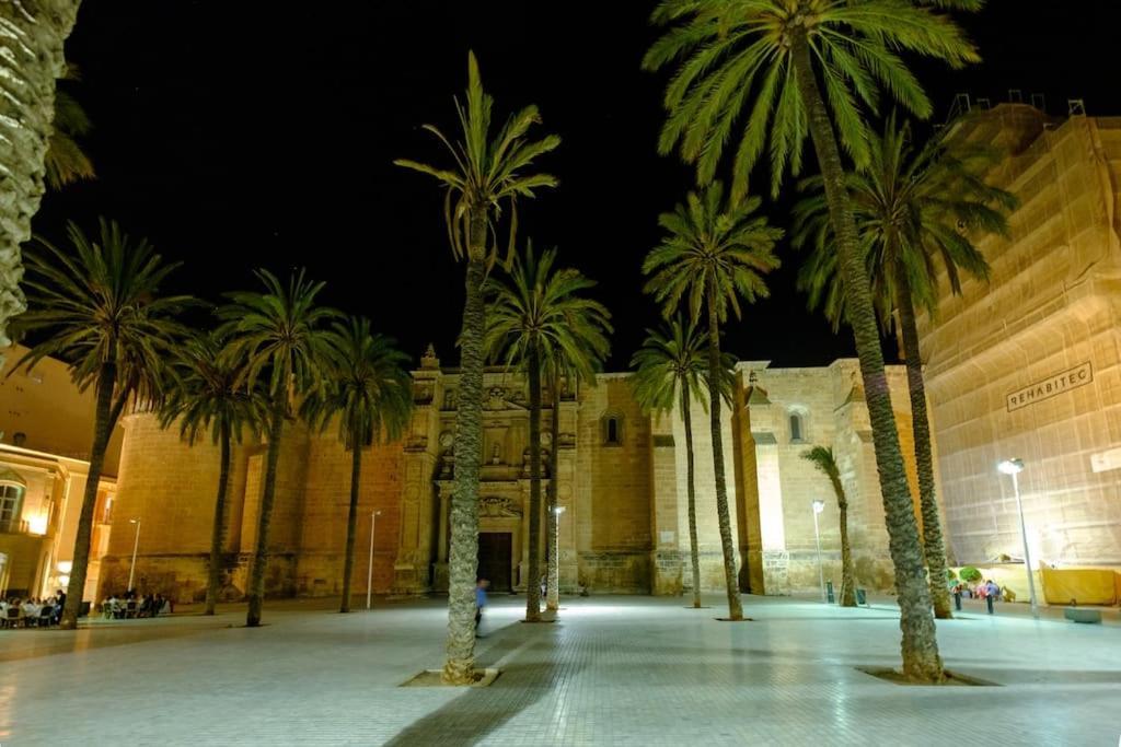 Lifehouse Cathedral * Free Parking* Superiorwifi* Apartment Almería Exterior foto